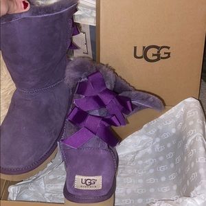 Women’s UGG Bailey Button Boots in Purple, size 8